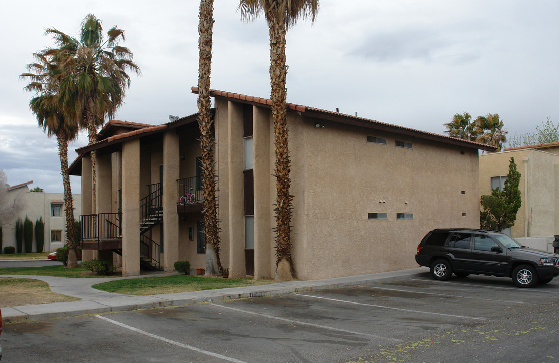 4717 Elk Springs Ave in Las Vegas, NV - Foto de edificio