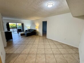 1300 SW 122nd Ave in Miami, FL - Building Photo - Building Photo