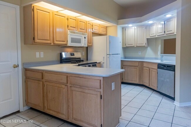 8066 Dickie Dr in Jacksonville, FL - Building Photo - Building Photo