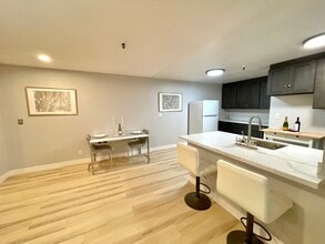 303 Adams St, Unit 109 in Oakland, CA - Building Photo - Building Photo