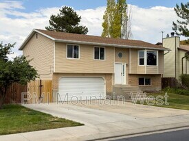 4982 Aspen Shadow Ct in West Jordan, UT - Building Photo