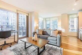 131 Seaport Blvd in Boston, MA - Building Photo - Building Photo