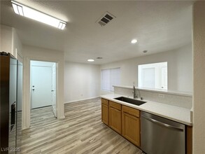 10141 Velvet Dusk Ln in Las Vegas, NV - Building Photo - Building Photo