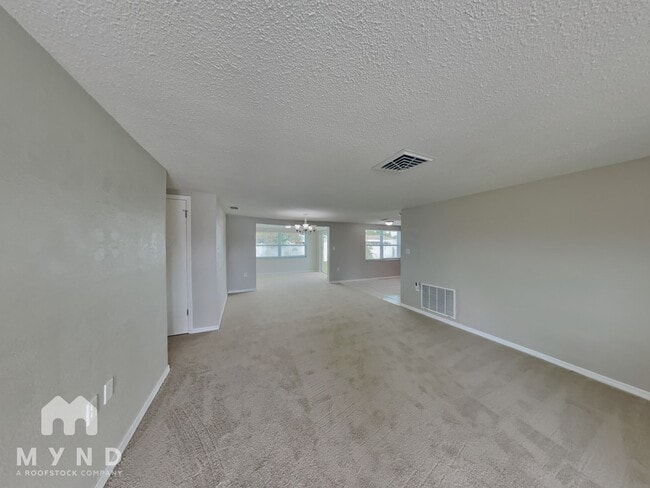 9724 Lakeside Ln in Port Richey, FL - Building Photo - Building Photo