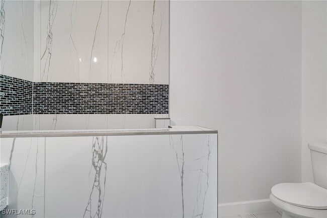 property at 4725-4727-4727 27th St SW