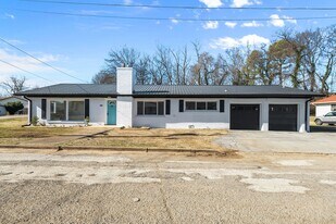 401 Hill St in Mt Pleasant, TN - Building Photo