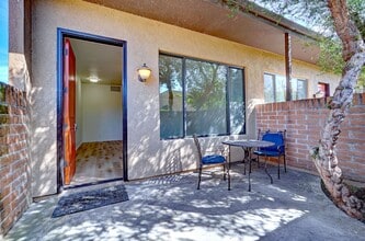 Riverside Suites in Tucson, AZ - Building Photo - Interior Photo