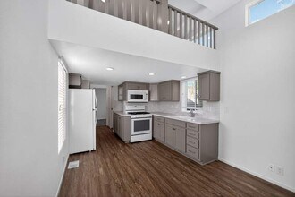 121 1st Ave in Pacifica, CA - Building Photo - Building Photo