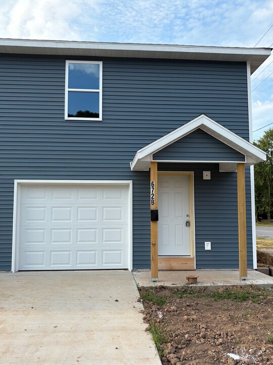 672 E Garfield St in Springfield, MO - Building Photo