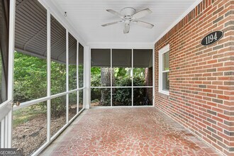 1194 Spring Valley Ln NE in Atlanta, GA - Building Photo - Building Photo