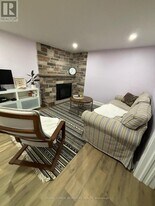 4 Windust Gate in Toronto, ON - Building Photo