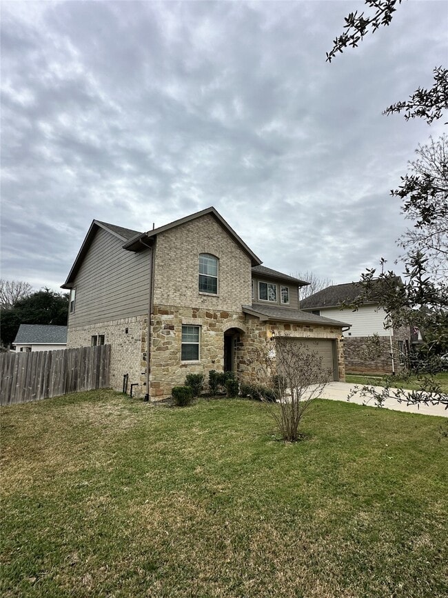 13238 Enchanted Way in Montgomery, TX - Building Photo - Building Photo