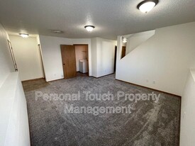 2480 5th St W in West Fargo, ND - Foto de edificio - Building Photo