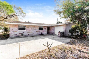 568 Ironwood Dr in Melbourne, FL - Building Photo