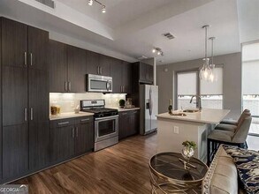 2144 Peachtree Rd NW, Unit 0424 in Atlanta, GA - Building Photo - Building Photo
