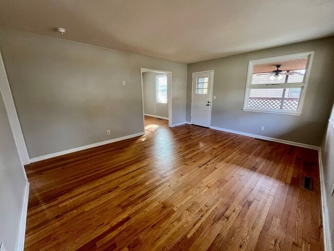 902 N Elam Ave in Greensboro, NC - Building Photo - Building Photo