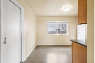 267 Flint Ct-Unit -267 Flint Ct #5 - LU in Hayward, CA - Building Photo - Building Photo