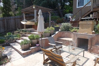 575 Valle Vista Ave, Unit 4 in Oakland, CA - Foto de edificio - Building Photo