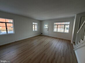 1304 S Walter Reed Dr in Arlington, VA - Building Photo - Building Photo