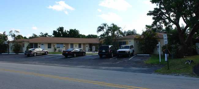 1440 Miami Rd in Fort Lauderdale, FL - Foto de edificio - Building Photo