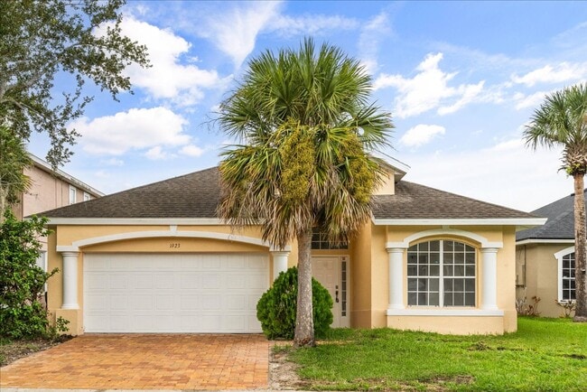 property at 1923 Bridgeview Cir