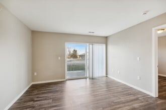 Blairs Ferry in Marion, IA - Foto de edificio - Building Photo