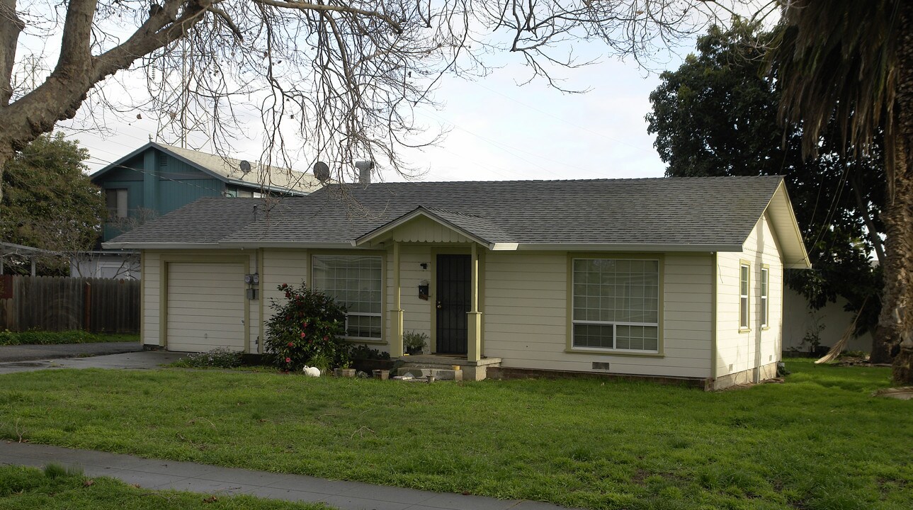 2008-2010 W 135th Ave in San Leandro, CA - Building Photo