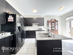 75 Truro Cir in Brampton, ON - Building Photo - Building Photo