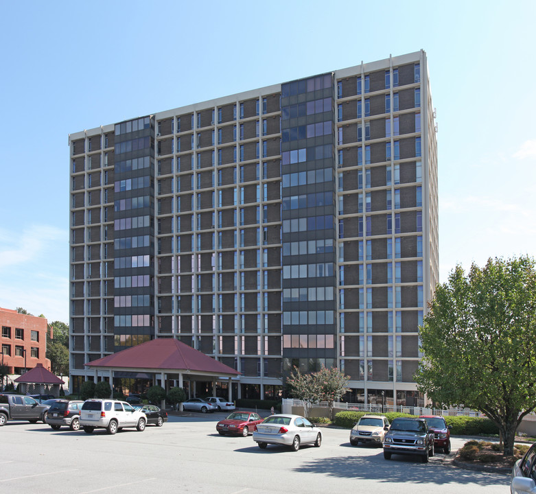 The Hampshire in Greensboro, NC - Building Photo