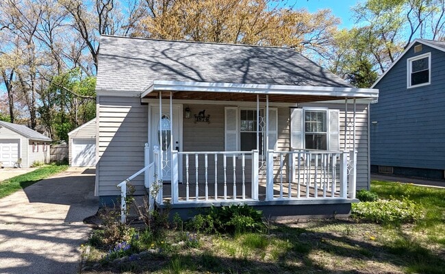 property at 1874 Manor Dr