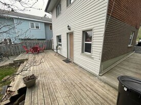 299 Court St N in Thunder Bay, ON - Building Photo