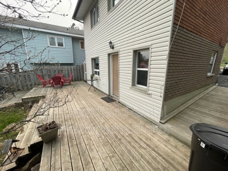 299 Court St N in Thunder Bay, ON - Building Photo