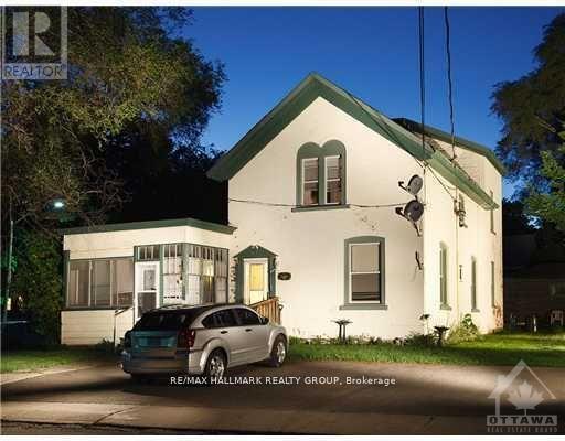 property at 20-20 Russell St W
