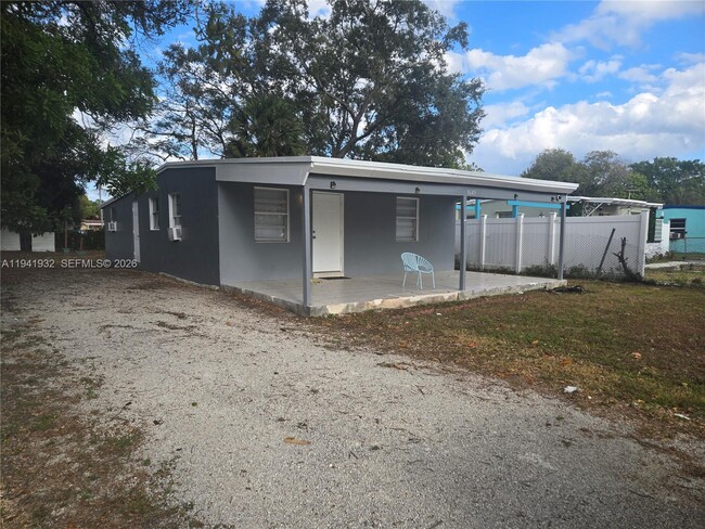 property at 1645 Lauderdale Manor Dr