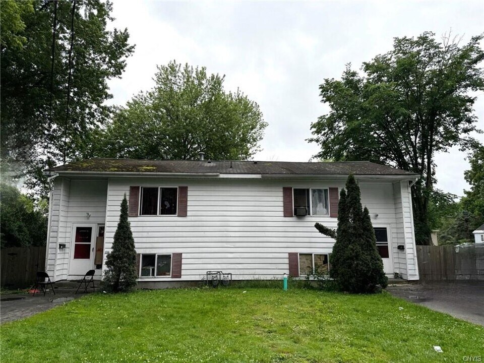 1027-1029 Elwood St in Rome, NY - Building Photo