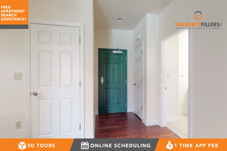 330 N Charles St-Unit -MODEL 4A in Baltimore, MD - Building Photo - Building Photo
