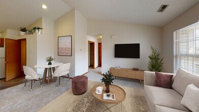 Hilliard Park Apartments in Hilliard, OH - Building Photo - Building Photo