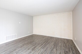 Cambridge Apartments in Clarksville, IN - Foto de edificio - Interior Photo