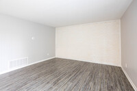 Cambridge Apartments in Clarksville, IN - Building Photo - Interior Photo