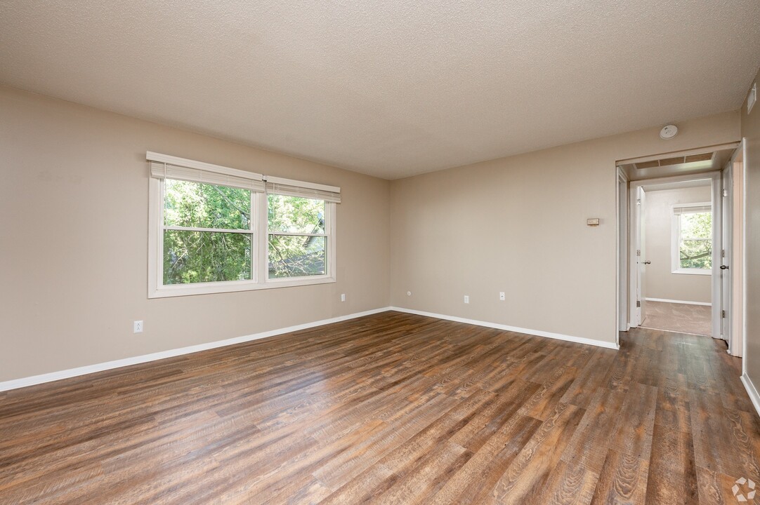 Carriage Place Apartments in Huntington, IN - Building Photo