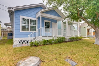 1206 26th St in Galveston, TX - Building Photo - Building Photo