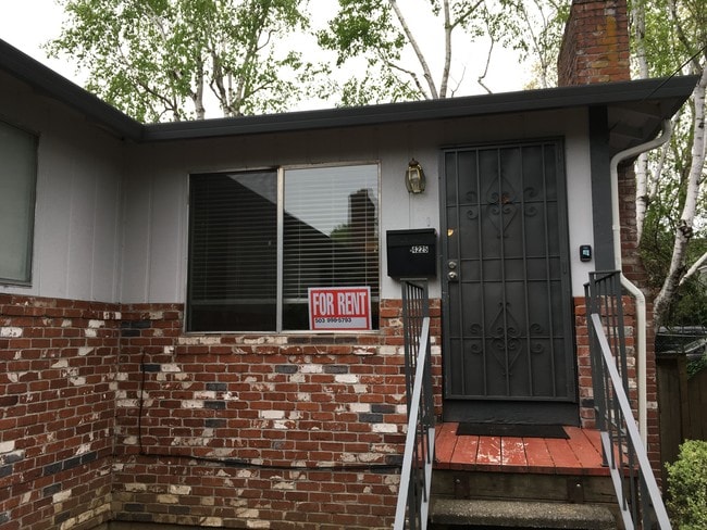 4225 SE 15th Ave, Unit 4225