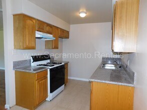 1820 Cirby Way in Roseville, CA - Building Photo - Building Photo