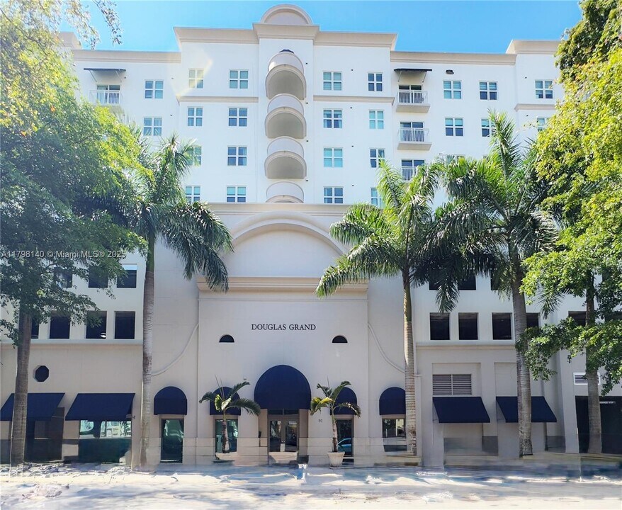50 Menores Ave in Coral Gables, FL - Building Photo