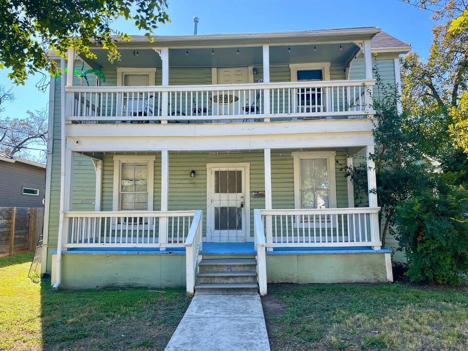 812-816 Hays St in San Antonio, TX - Building Photo