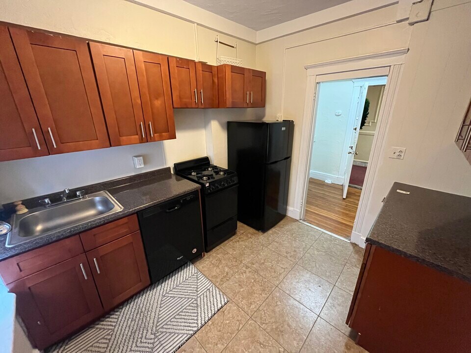 1776 Commonwealth Ave, Unit 3 in Boston, MA - Building Photo
