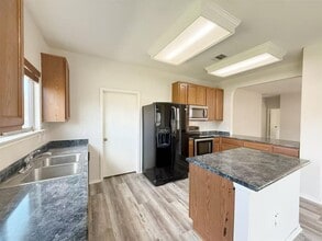 1722 E Mesa Park Dr in Round Rock, TX - Building Photo - Building Photo