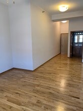 802 4th Ave, Unit 202 in Grinnell, IA - Building Photo - Building Photo