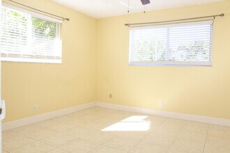 11230 NW 35th St in Coral Springs, FL - Foto de edificio - Building Photo