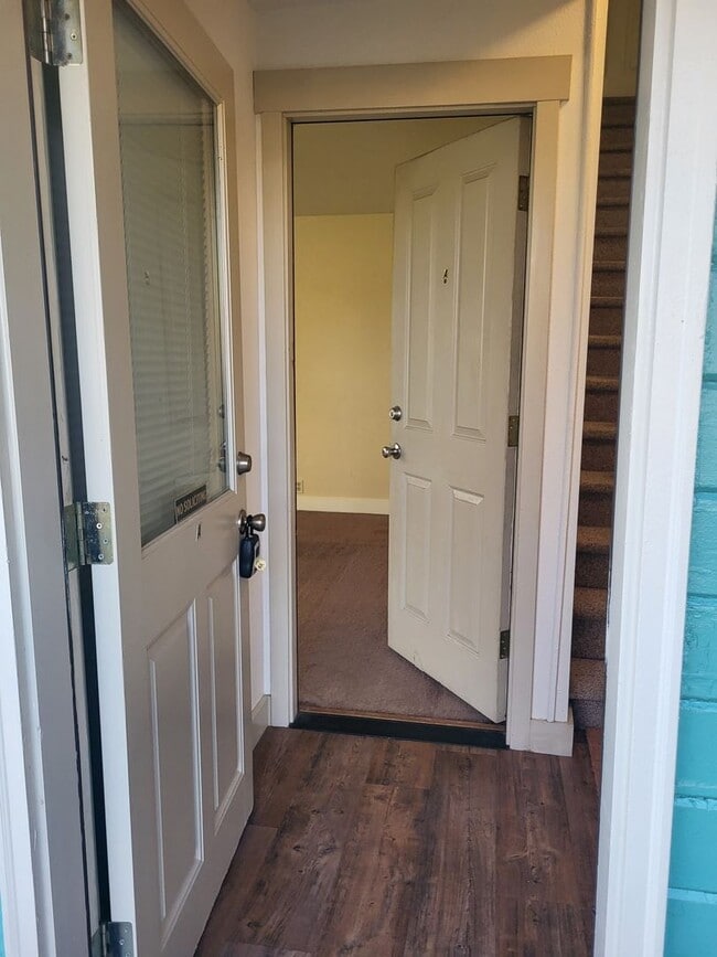 802 Cherry Ave in Sumner, WA - Building Photo - Building Photo